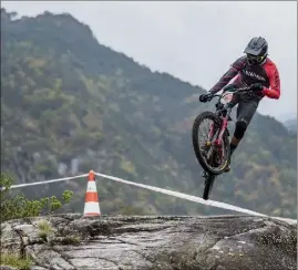  ?? (Photos Greg Germain) ?? Une semaine après avoir décroché le bronze sur les Enduro World Series, Florian Nicolaï a retrouvé l’or sur les spéciales de l’Urge  Enduro Tour, à Tende.