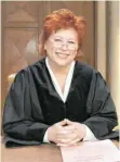  ?? FOTO: JÖRG CARSTENSEN/DPA ?? 13 Jahre lang übernahm Barbara Salesch die Rolle der Richterin im TV.