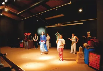  ??  ?? Students on stage at a rehearsal of Lindhurst High School Music Club’s “Disney’s Aladdin: Dual Language Edition” Wednesday.