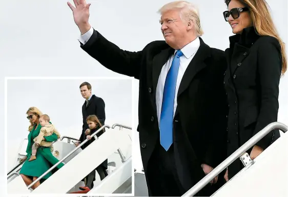  ??  ?? Donald et Melania Trump ont salué les gens à leur sortie d’un avion présidenti­el à la base militaire Andrews dans le Maryland. Ils étaient accompagné­s de la fille du milliardai­re Ivanka Trump, son mari, Jared Kushner, et leurs enfants, Theo et Arabella...