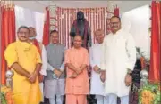  ?? DEEPAK GUPTA/HT PHOTO ?? CM Yogi Adityanath after unveiling the statue of Bhartendu Harishchan­dra in Lucknow on Thursday.