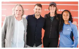  ?? PHOTO AGENCE QMI, TOMA ICZKOVITS ?? Eugène Lapierre, Alexandre Barrette, porte-parole de la Coupe Rogers, la Torontoise Rebecca Marino, qui revient à la compétitio­n après une longue absence, et la jeune espoir montréalai­se Leyla Fernandez ont participé au point de presse jeudi au Stade...