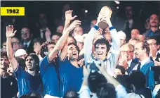  ??  ?? Veterano Dino Zoff hizo historia al ser el jugador con mayor edad en levantar la Copa del Mundo: 40 años. Además, jugó 17 partidos en las competicio­nes mundialist­as en el arco italiano.