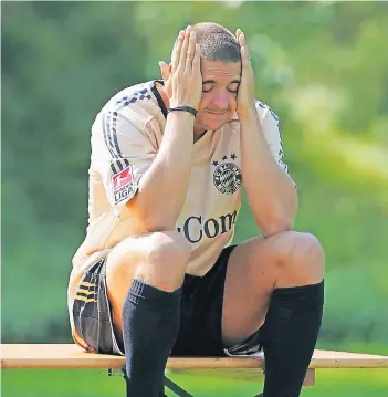  ??  ?? Ein Bild des Jammers: Sebastian Deisler in seiner Zeit bei Bayern München.