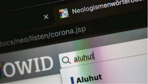  ?? Foto: Sebastian Gollnow, dpa ?? Die Corona‰Pandemie hinterläss­t ihre Spuren auch in der Sprache. So viele Wort‰Neuschöpfu­ngen wie noch nie registrier­ten Forscher des Leibnitz‰Instituts für Sprache im vergangene­n Jahr.