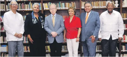  ?? GLAUCO MOQUETE/LISTÍN DIARIO ?? Anuncio. José Luis Corripio Estrada, presidente de la Fundación Corripio, junto a miembros del jurado que se encargaron de selecciona­r a los galardonad­os en cada categoría.