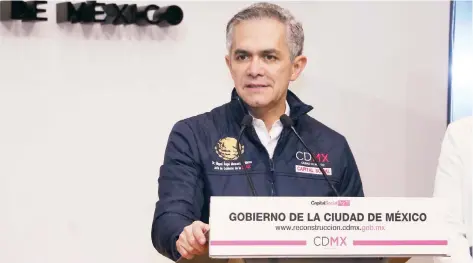  ??  ?? El jefe de Gobierno de la Ciudad de México, Miguel Ángel Mancera, afirmó que la elección del candidato presidenci­al debe ser un proceso donde se privilegie la transparen­cia y no una determinac­ión de las cúpulas de los partidos que integran el Frente...