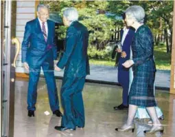  ??  ?? Mahathir, who was accompanie­d by his wife Tun Dr Siti Hasmah Mohamad Ali, being received by Emperor Akihito and Empress Michiko for a lunch event at the Imperial Palace in Tokyo yesterday.