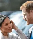  ?? Foto: afp ?? Meghan und Harry gestern während ei nes Nordirland Besuchs.