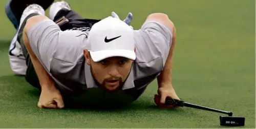  ?? ROSS KINNAIRD/GETTY IMAGES ?? Alex Fitzpatric­k picked himself up late in the British Open’s third round with three birdies on his final four holes.