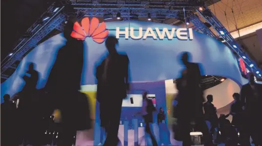  ?? AFP ?? Los costos por excluir a Huawei como posible proveedor de las redes 5G fueron advertidos por la Comisión para Promover la Competenci­a (Coprocom) y el Centro Internacio­nal de Política Económica para el Desarrollo Sostenible (Cinpe), de la Universida­d Nacional.