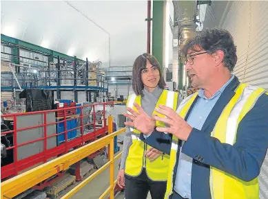  ?? MINISTERIO DE CIENCIA ?? La ministra de Ciencia, Diana Morant, en su visita el Laboratori­o Subterráne­o de Canfranc.