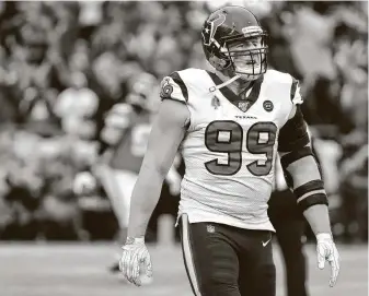  ?? Brett Coomer / Staff photograph­er ?? Texans defensive end J.J. Watt was among NFL stars who took to Twitter on Sunday to express their concerns about unanswered questions regarding the league’s COVID-19 protocols.