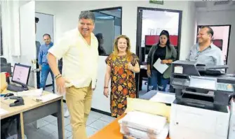  ?? SOFY RAMÍREZ ?? La alcaldesa Leticia Herrera realizó supervisió­n en oficinas