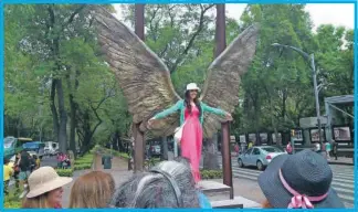  ??  ?? Jorge Marín es creador de “Las Alas de México”, en Paseo de Reforma