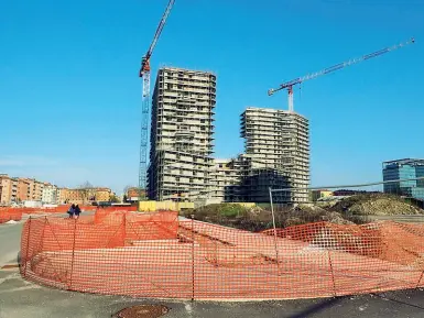  ?? Senza fine ?? Il cantiere Trilogia Navile, fermo da anni. Dovevano diventare condomini e residence