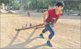  ?? SANJEEV SHARMA / HT ?? Neetu during a gruelling training session in Rohtak, Haryana.