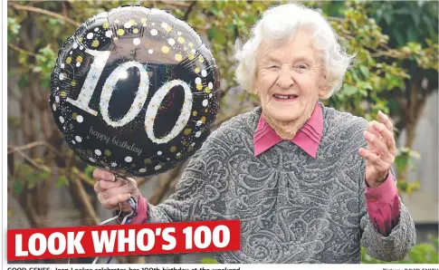  ?? Picture: DAVID SMITH ?? GOOD GENES: Jean Looker celebrates her 100th birthday at the weekend.