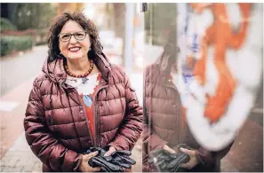  ?? RP-FOTO: ANDREAS ENDERMANN ?? Dagmar Nelting lebt gerne in Mörsenbroi­ch. Allerdings wünscht sie sich für ihren Wohnort etwas mehr Leben.