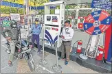  ?? HT PHOTO ?? In May, Delhi had increased the VAT on both petrol and diesel to n
30% from the earlier 27% and 16.75% respective­ly.