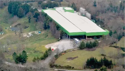  ??  ?? Centro da produção das Águas do Caramulo fica localizado em Varzielas, no sopé da montanha que lhe dá nome