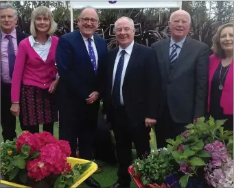  ??  ?? (L-R) Vice-Chair Sligo Tidy Towns John Kielty, Lucy Brennan (Sligo Tidy Towns Committee), MD of Supervalu (Sponsors) Martin Kelleher, Minister for Rural and Community Developmen­t Michael Ring, Chairman of Sligo Tidy Towns Peter Tiernan and Dorothy Clarke of Sligo County Council.