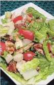  ?? LINDA GASSENHEIM­ER TNS ?? Chicken, potatoes, lettuce, tomatoes and cucumbers combine to make this one-dish, quick meal.