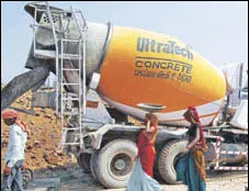  ?? REUTERS ?? Ultratech’s ₹7,950 crore offer received nearunanim­ous backing from Binani Cement lenders at a meeting