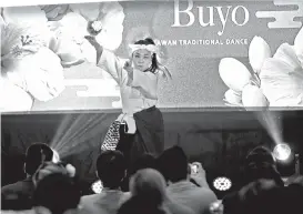  ?? ?? Ryukyu Buyo - Okinawan Traditiona­l Dance