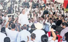  ??  ?? El candidato del PRI a la Presidenci­a, José Antonio Meade Kuribreña, realizó una visita al estado de Nayarit, donde se reunió con simpatizan­tes del tricolor.
