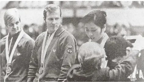  ?? FOTO: KAROLA KIESSLICH ?? Genau vor einem halben Jahrhunder­t gewannen Eberhard und Diane Schöler bei der 31. WM in Nagoya Bronze in der Mixed-Konkurrenz.