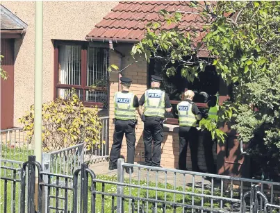  ?? Pictures: Brendan Malone. ?? Police on the scene at around 1pm yesterday.