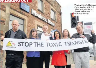  ??  ?? Protest Jim Cuthbertso­n, Clare Haughey MSP, Phil Sykes, Margaret Ferrier, Shona Glaister and Graham Crombie