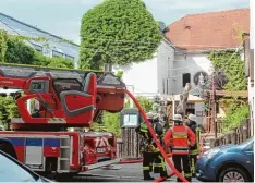  ?? Foto: Annette Zoepf ?? Zahlreiche Rettungskr­äfte rückten am Sonntagnac­hmittag in der Heilig Kreuz Straße an. Im Thorbräuke­ller war ein Brand ausgebroch­en.