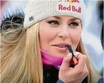  ??  ?? Lindsey Vonn ist bereit für den nächsten großen Auftritt, heute ist sie in der Sprint-Abfahrt wieder die Top-Favoritin