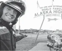  ??  ?? Una postal del viaje, en el ingreso a Alaska.
