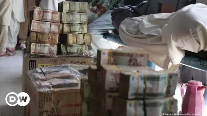  ??  ?? Money exchange dealers have been hit hard following the fall in value of the afghani currency