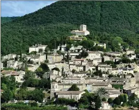  ??  ?? Mirmande est labellisé « Les plus beaux villages de France ».
