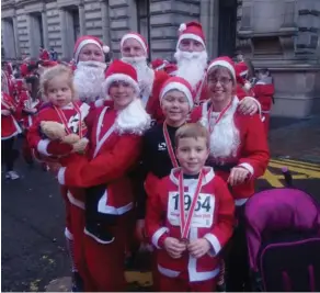  ?? ?? Clockwise from main: Kirsty Kelly and her family, Louise Burns and Mairi McWilliams