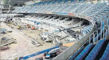  ?? FOTO: RS ?? Desde la curva que lleva al fondo norte se observa perfectame­nte la demolición de la tribuna principal baja