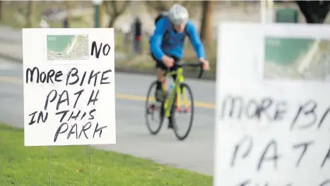  ?? ARLEN REDEKOP ?? The Vancouver park board has voted to refer a report on a bike path through Kitsilano Beach Park back to staff.