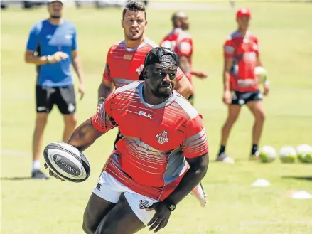  ?? Picture: GALLO IMAGES ?? STAGE SET: Luvuyo Pupuma in action during a training session, has been named in the Kings team to face Edinburgh