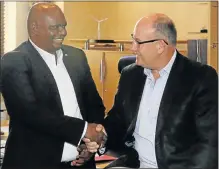  ?? Picture: EUGENE COETZEE ?? ALL SMILES: Deputy mayor Mongameli Bobani, left, with mayor Athol Trollip in the early days of the Nelson Mandela Bay coalition