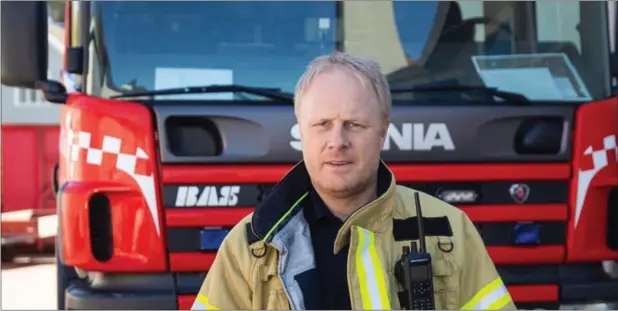  ?? FOTO: BRANNVESEN­ET SØR IKS ?? Brannsjef Knut Berg Bentsen i Brannvesen­et Sør IKS peker å utfordring­er til Farsund kommunes vedtak om å gå i dialog med aktuelle utleiere av lokaler til ny brannstasj­on i Vanse.