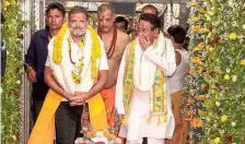  ?? PTI ?? Paying obeisance: Rahul Gandhi and Kamal Nath offering prayers at Mahakalesh­war Temple in Ujjain on Tuesday.