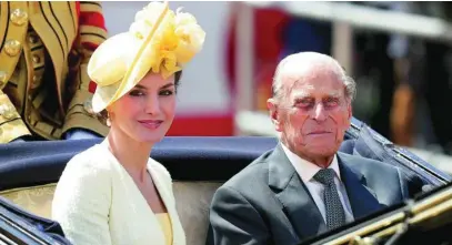  ?? AP ?? Doña Letizia y el consorte de Inglaterra durante la visita española a Reino Unido en 2017