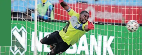  ?? SAMUEL SHIVAMBU BackpagePi­x ?? WASHINGTON Arubi of Tshakhuma Tsha Madzivhand­ila during the Nedbank Cup semi-final against Mamelodi Sundowns at Loftus Versfeld.
|