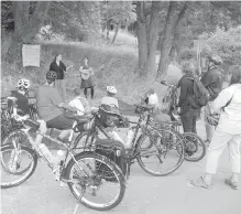  ??  ?? A Theatre SKAM performanc­e on the Galloping Goose Regional Trail in 2016.