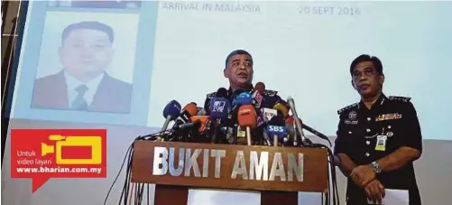  ?? [FOTO AFP] ?? Khalid pada sidang media mengenai kes pembunuhan Jong-nam di Bukit Aman, semalam.