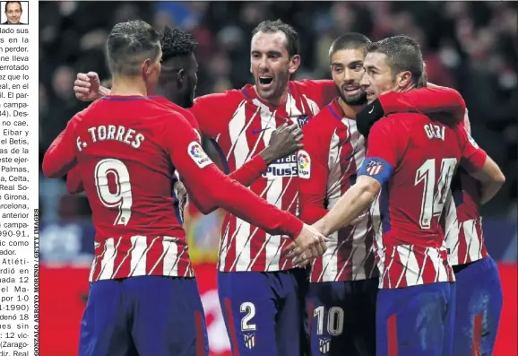  ??  ?? ALEGRÍA. Los jugadores del Atlético celebran el segundo gol ante la Real Sociedad, que les daba los tres puntos en juego.